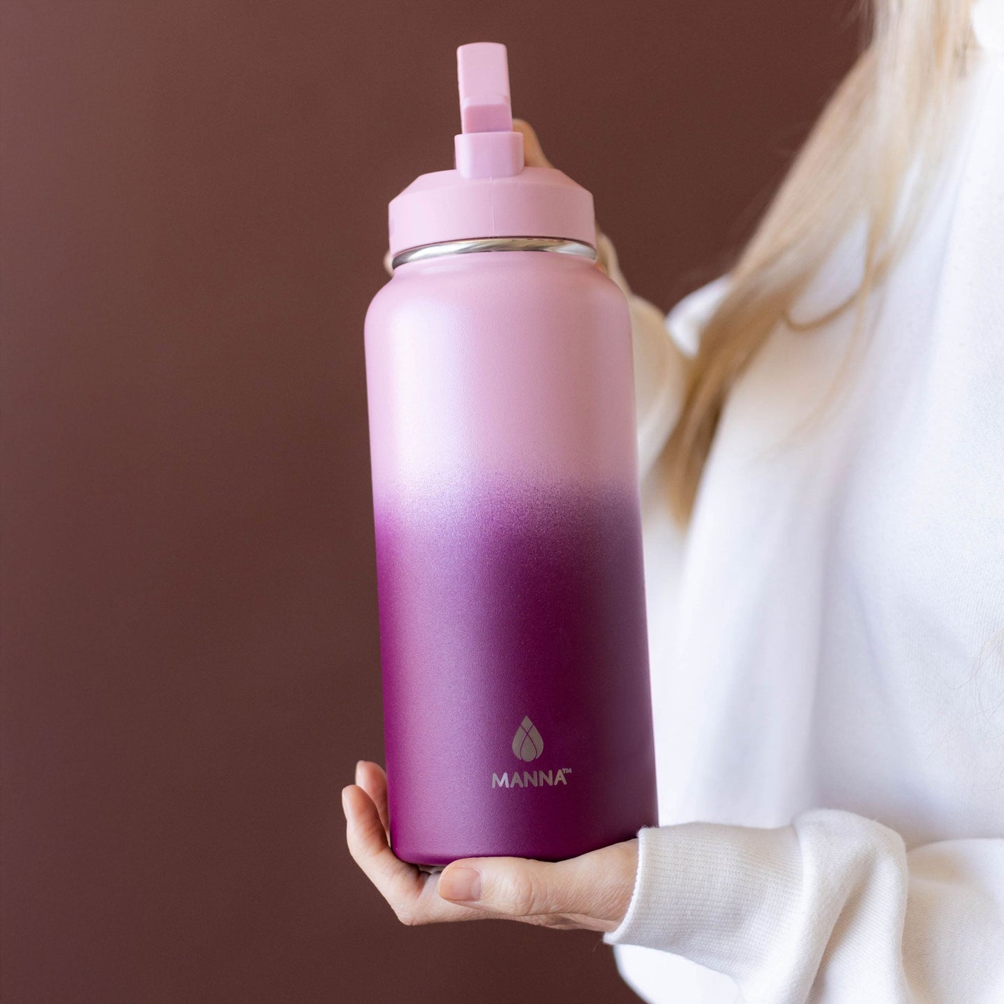 32-oz-powel-bottle-v9 32_Manna_Website_Lifestyles-2.jpg